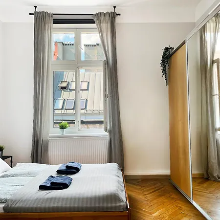 Perfect Place For Couples, Pilsudskiego Street - Old Town Апартаменты Краков