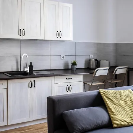 Perfect Place For Couples, Pilsudskiego Street - Old Town Apartment *
