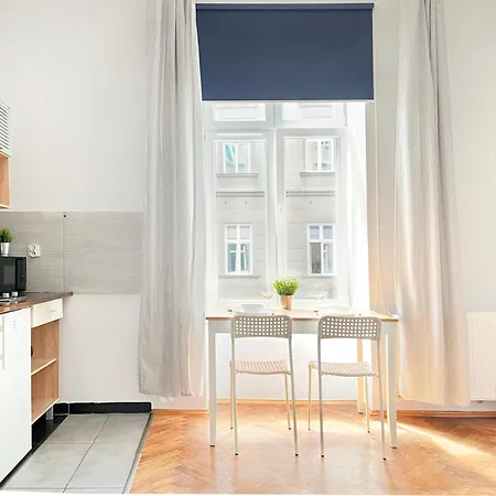 Perfect Place For Couples, Pilsudskiego Street - Old Town Apartment